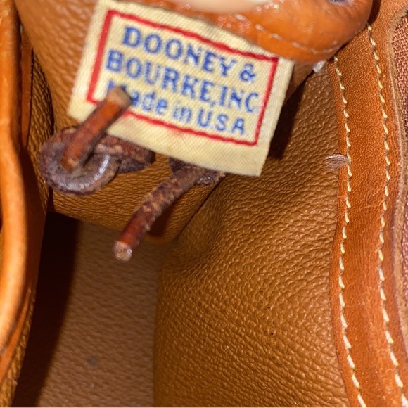 Dooney & Bourke Vintage Black Pebbled Leather Crossbody Purse + Cosmetic Bag - Picture 10 of 11